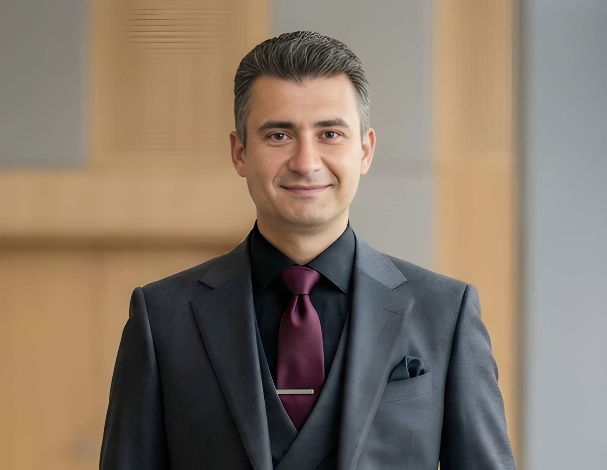 Dr. Victor Titirez